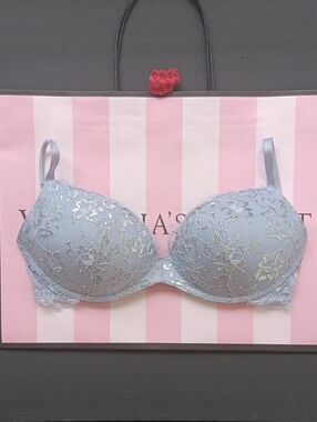 Victoria's Secret Light Blue Lace Push-Up Dream Angels Padded No-wire Size34C